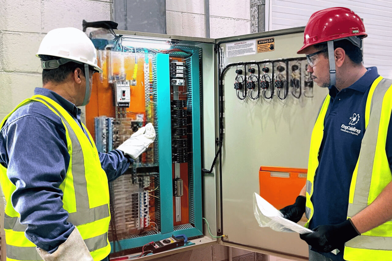 Serviços Equipe da EngCabling em Ação